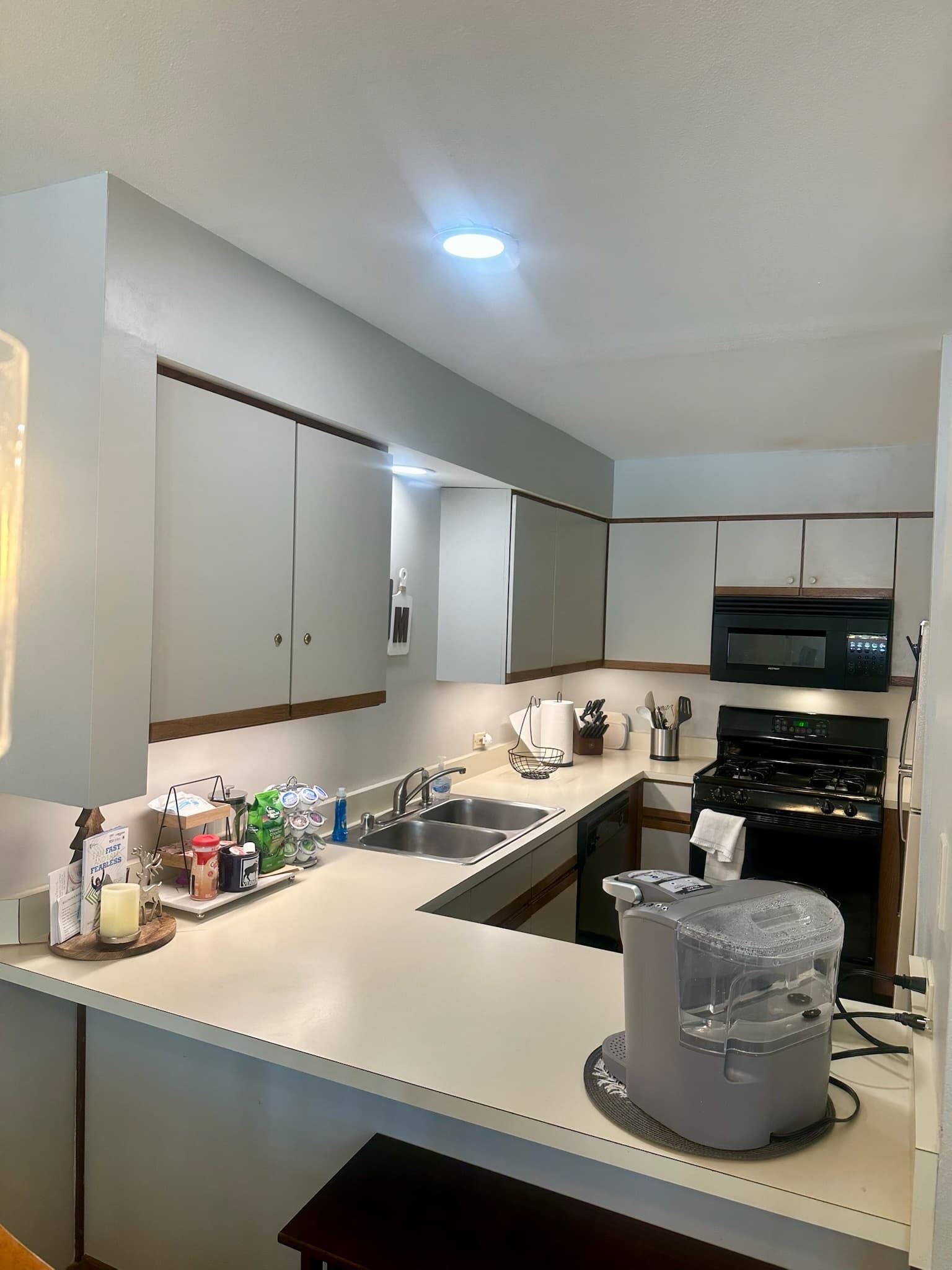 Full kitchen