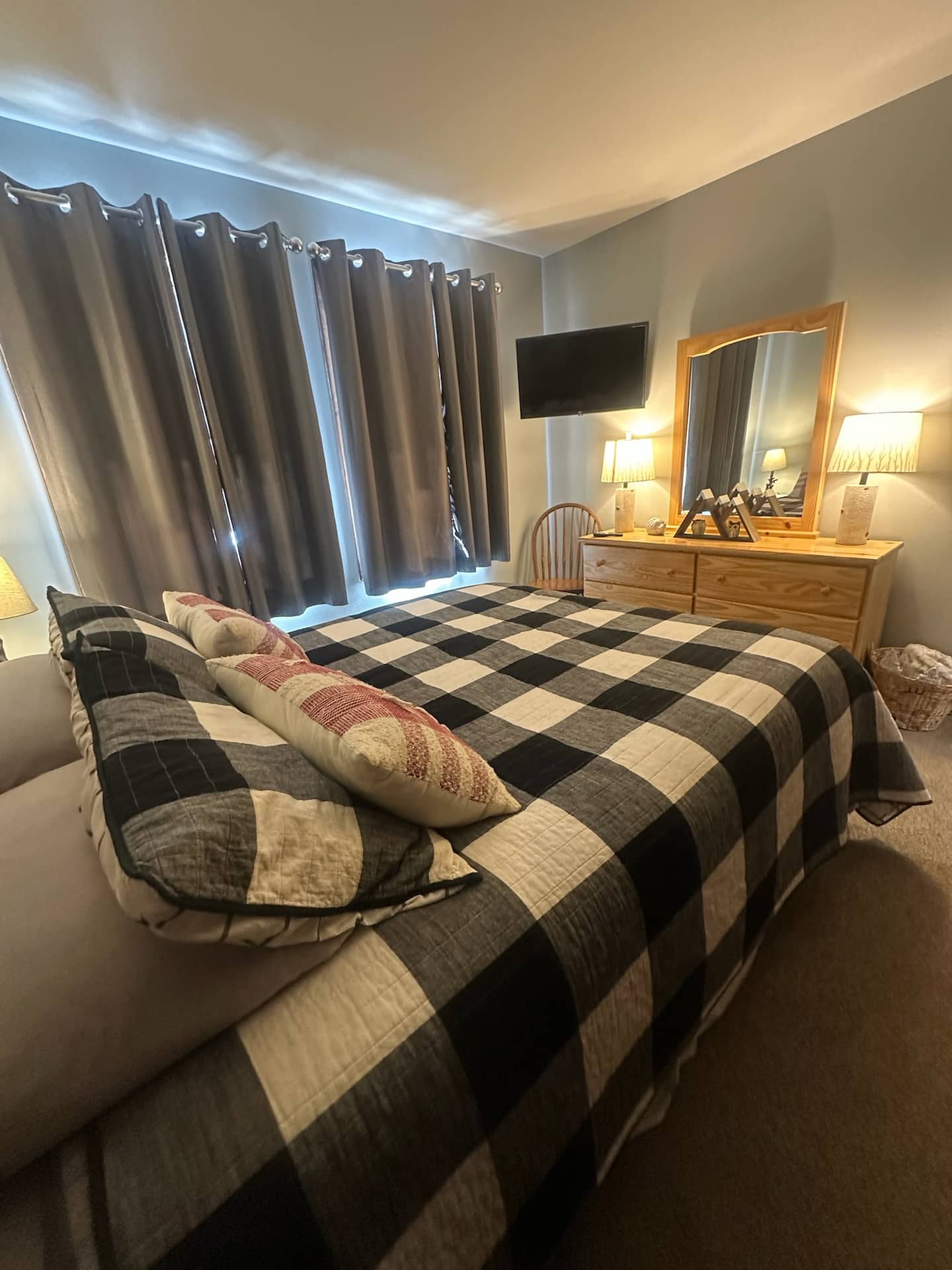 Queen bedroom